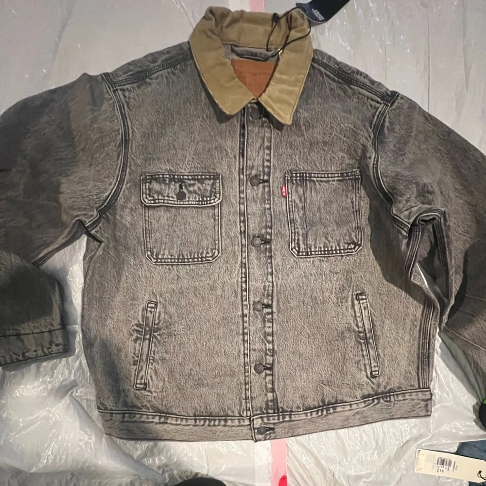 Levi's Washed Black Denim Trucker Jacket with Tan Collar - Picture 10 of 11